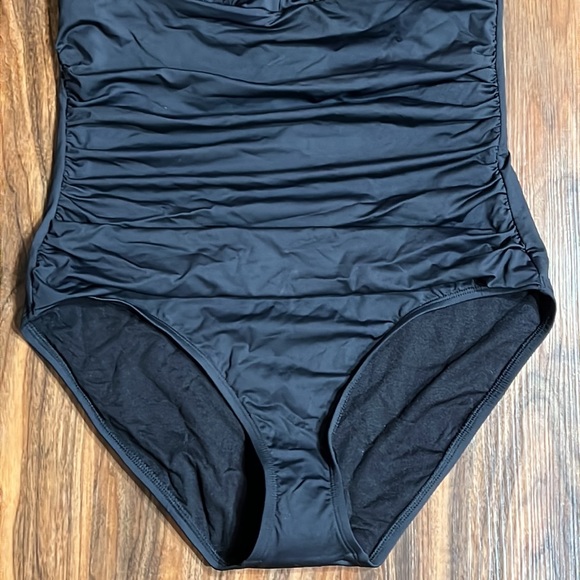 Tommy Bahama Pearl Sun Cat Over the Shoulder High Neck One Piece - Picture 8 of 16